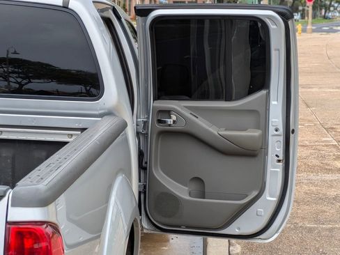 Used 2019 Nissan Frontier SV w/ Value Truck Package image 13