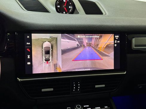 Used 2022 Porsche Cayenne S image 9