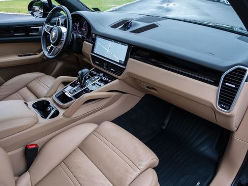 Used 2019 Porsche Cayenne AWD/4WD image 30