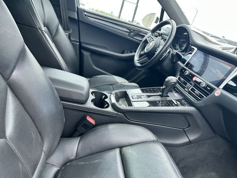 Used 2024 Porsche Macan AWD/4WD image 14