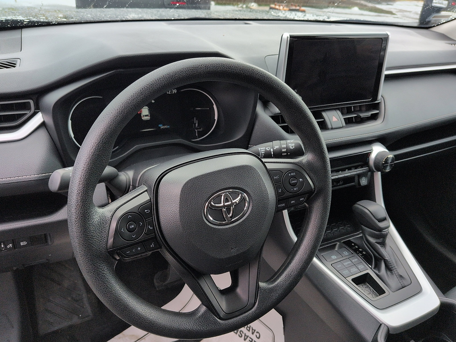 Used 2025 Toyota RAV4 XLE AWD/4WD image 9