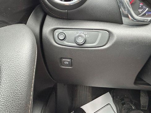 Used 2019 Chevrolet Blazer Premier w/ Sun and Wheels Package FWD image 30