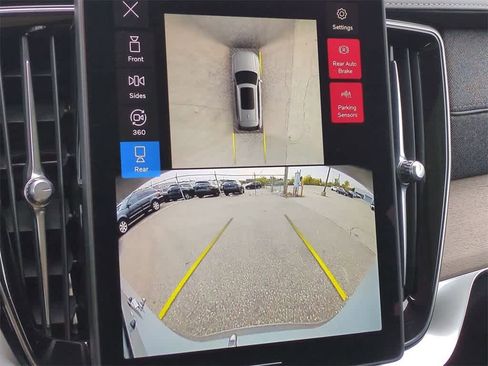 New 2026 Volvo XC90 B6 Plus w/ Protection Package Premier image 28