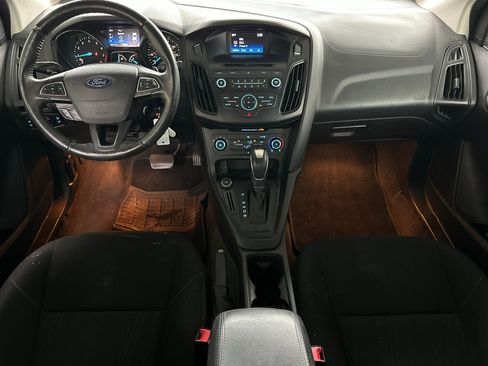 Used 2015 Ford Focus SE w/ SE Sport Package image 12