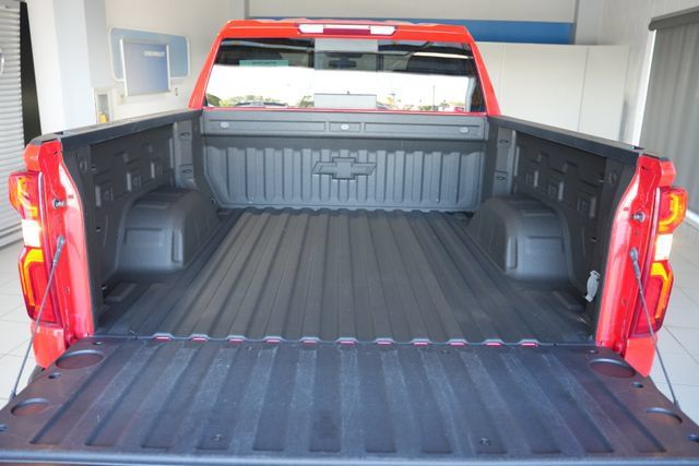 Used 2021 Chevrolet Silverado 1500 RST AWD/4WD image 9