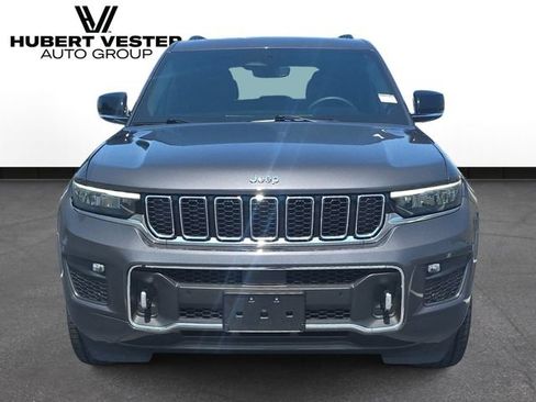 Used 2023 Jeep Grand Cherokee Overland RWD image 3