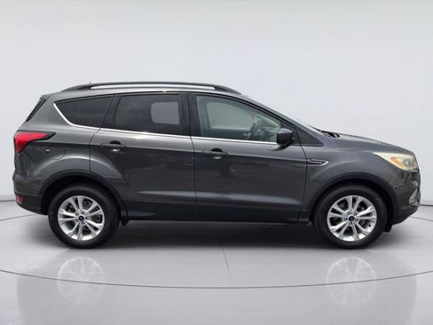 Used 2019 Ford Escape SEL FWD image 4