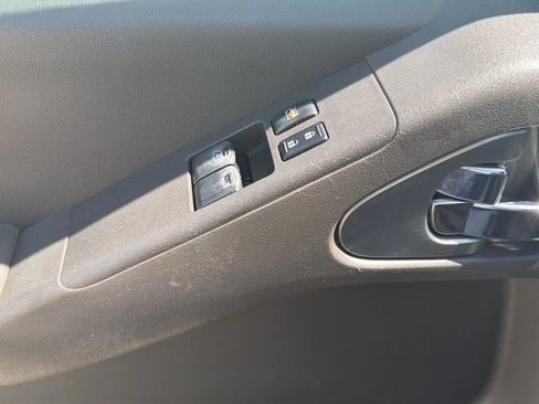 Used 2013 Nissan Frontier Desert Runner RWD image 14