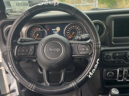 Used 2021 Jeep Wrangler Unlimited Sport AWD/4WD image 3