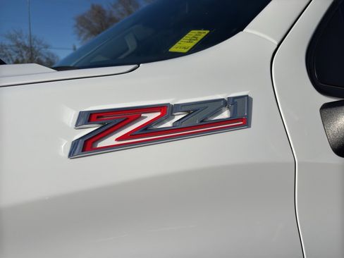 Used 2024 Chevrolet Silverado 1500 LT Trail Boss w/ Convenience Package II image 24