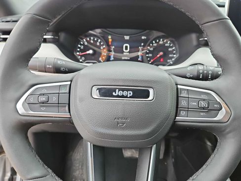 Used 2025 Jeep Compass Limited AWD/4WD image 19