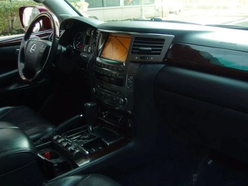 Used 2011 Lexus LX 570 4WD w/ Luxury Pkg image 58