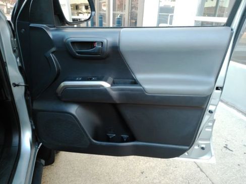 Used 2022 Toyota Tacoma SR5 image 20