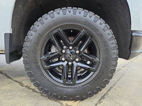 Certified 2022 Chevrolet Silverado 1500 LT Trail Boss image 27