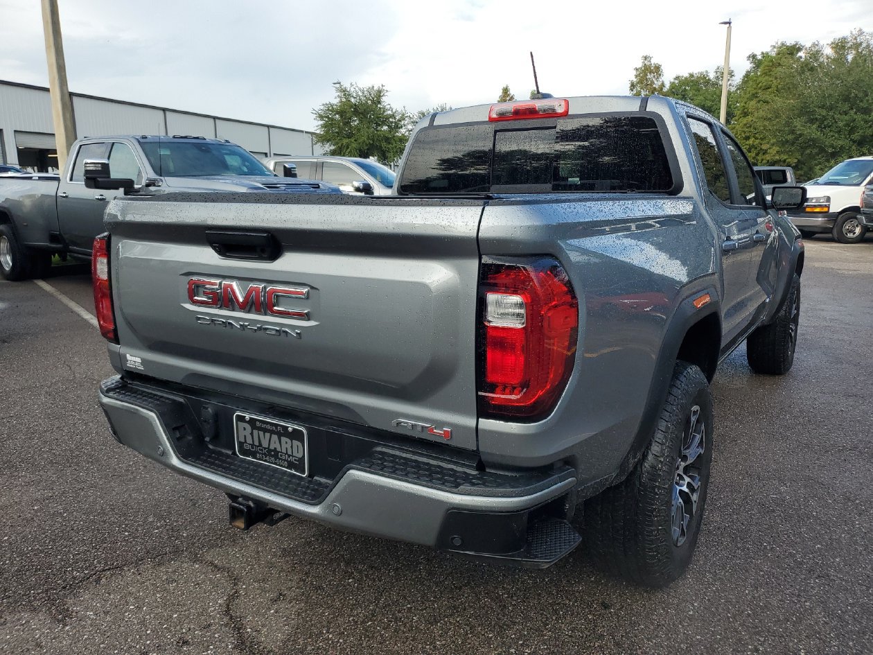 Used 2024 GMC Canyon AT4 w/ AT4 Premium Package AWD/4WD image 4
