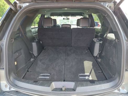 Used 2018 Ford Explorer XLT w/ Equipment Group 202A FWD image 21