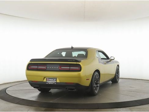 Used 2021 Dodge Challenger R/T w/ T/A Package image 7
