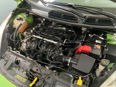 Used 2014 Ford Fiesta Titanium FWD image 16