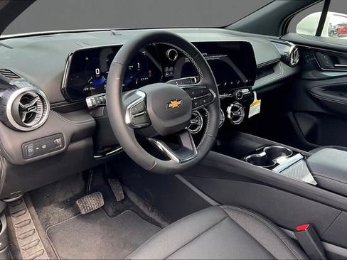 Used 2025 Chevrolet Blazer EV LT AWD/4WD image 6