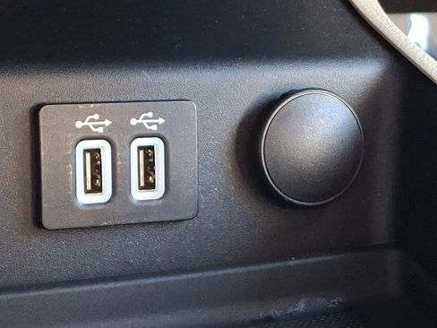 Used 2020 Ford Fusion SE image 25