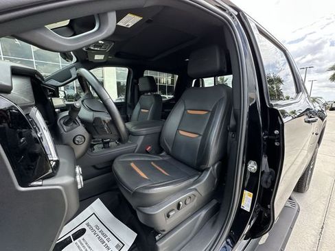 Used 2023 GMC Sierra 1500 AT4 w/ Technology Package AWD/4WD image 19