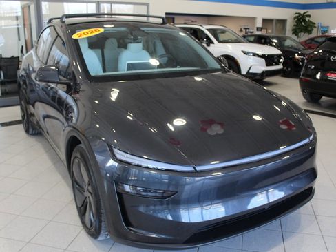 Used 2026 Tesla Model Y Long Range image 2