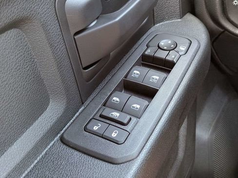 New 2026 RAM 2500 Tradesman w/ Chrome Appearance Group AWD/4WD image 23