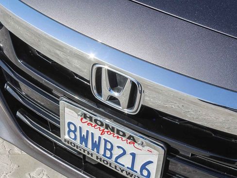 Certified 2018 Honda Accord EX image 12