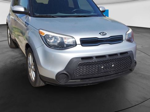 Used 2017 Kia Soul + FWD image 3