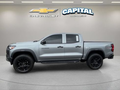Used 2024 Chevrolet Colorado Trail Boss w/ Technology Package AWD/4WD image 2