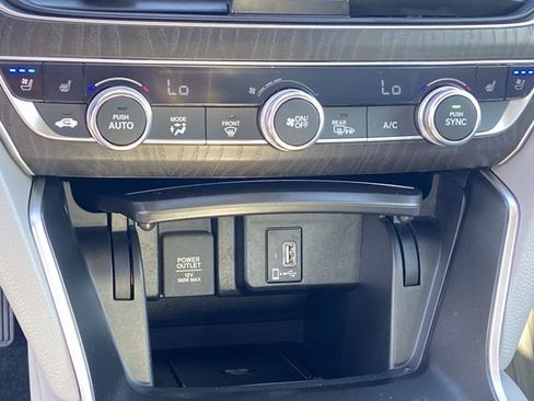 Used 2020 Honda Accord Touring image 40