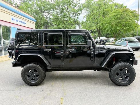 Used 2013 Jeep Wrangler Unlimited Sahara w/ Connectivity Group AWD/4WD image 8