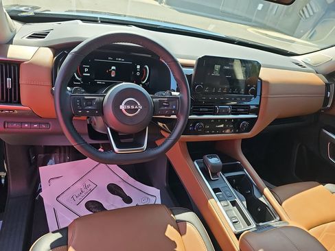 Used 2024 Nissan Pathfinder Platinum w/ Cargo Package image 21