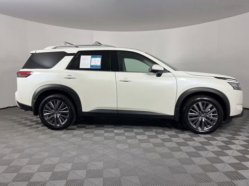 Used 2023 Nissan Pathfinder SL w/ SL Premium Package FWD image 13
