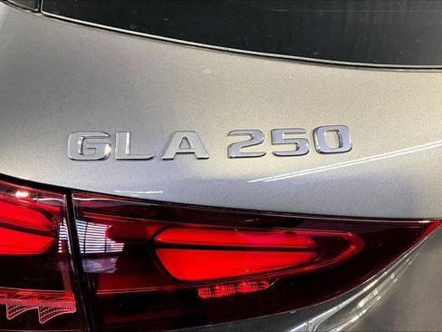 New 2026 Mercedes-Benz GLA 250 4MATIC image 6