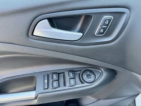 Used 2015 Ford Escape SE FWD image 38
