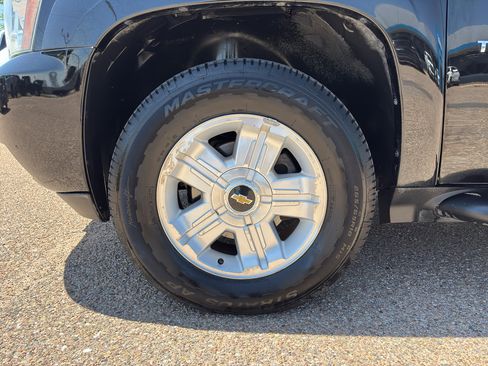 Used 2014 Chevrolet Tahoe LT w/ Suspension Package, Off-Road AWD/4WD image 20