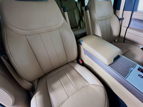 Used 2025 Land Rover Range Rover SE AWD/4WD image 30