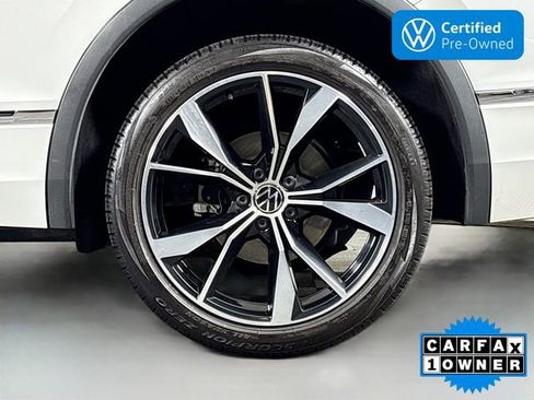 Certified 2022 Volkswagen Tiguan SEL R-Line image 33