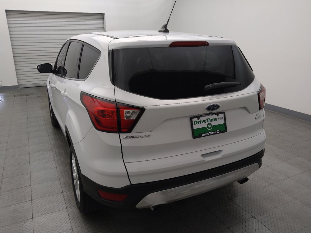 Used 2019 Ford Escape SE FWD image 6