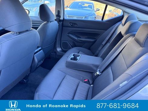 Used 2024 Nissan Altima 2.5 SV image 19