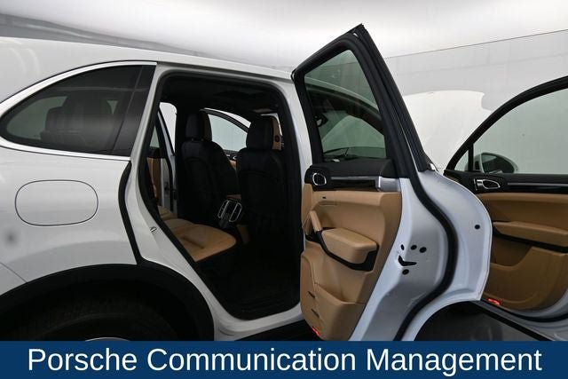 Used 2018 Porsche Cayenne AWD/4WD image 13