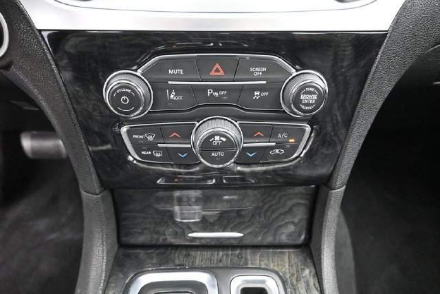 Used 2022 Chrysler 300 Touring L w/ Popular Equipment Group AWD/4WD image 21