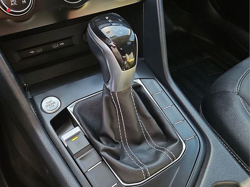 Used 2022 Volkswagen Taos SE image 25