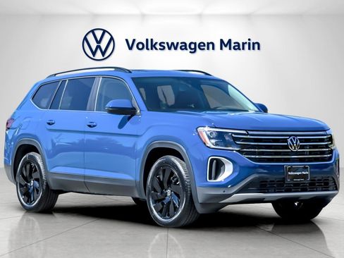 New 2026 Volkswagen Atlas SE w/ Panoramic Sunroof Package image 7