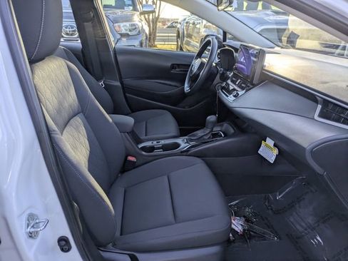 Used 2025 Toyota Corolla LE image 31