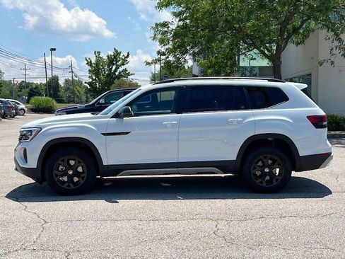 New 2026 Volkswagen Atlas Peak Edition image 7