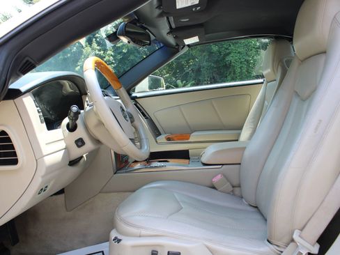 Used 2006 Cadillac XLR image 26