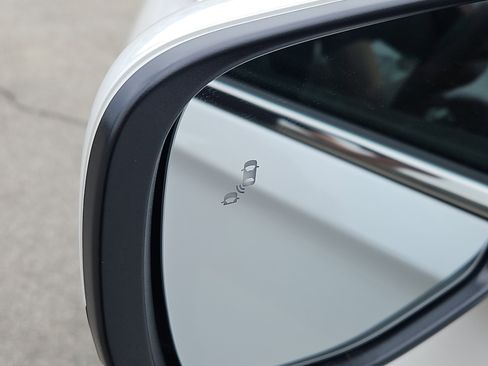 Certified 2024 Honda Pilot Touring image 18