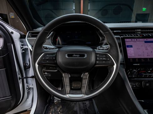 Used 2025 Jeep Grand Cherokee L Limited RWD image 14